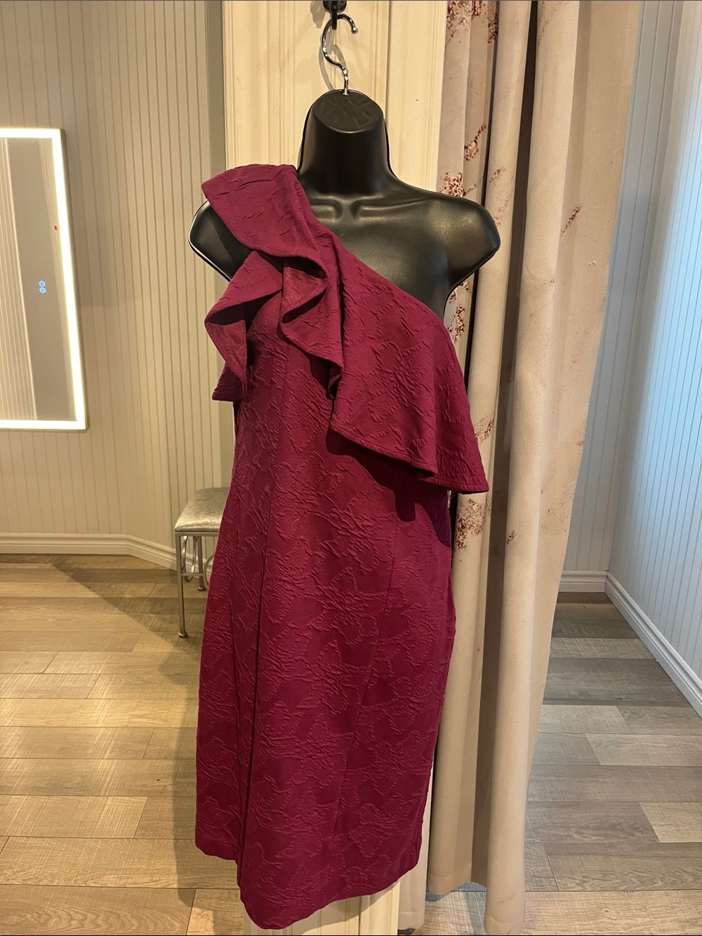 Lilly Pulitzer One-Shoulder Ruffle Dress in Deep Berry New With Tags Size 8